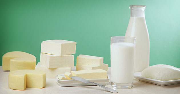 Foto: Milch und verschiedene Milcherzeugnisse. Quelle: Fotolia.